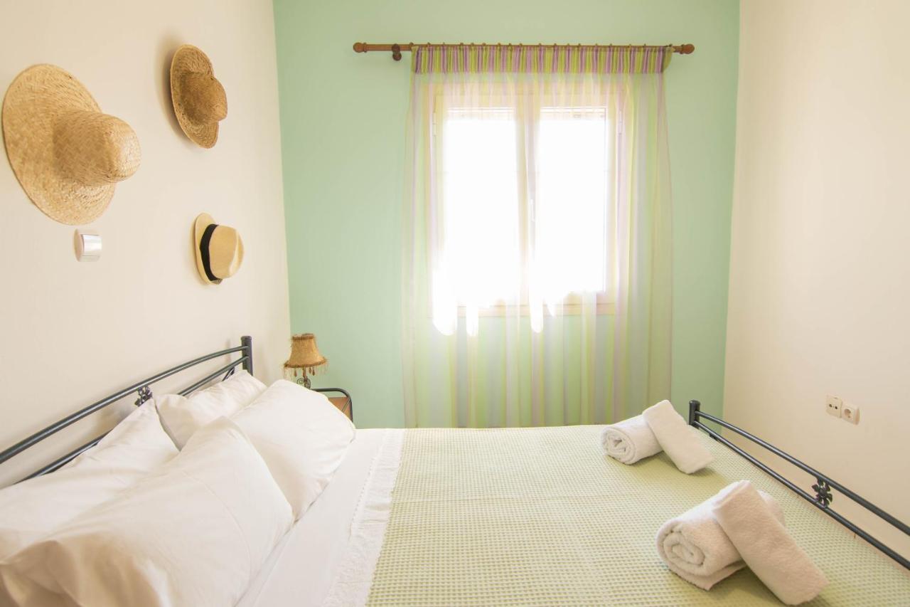 Fedra Apartments, View, Free Parking, 2Mins To Beach ปาเลกาสตรอน ภายนอก รูปภาพ