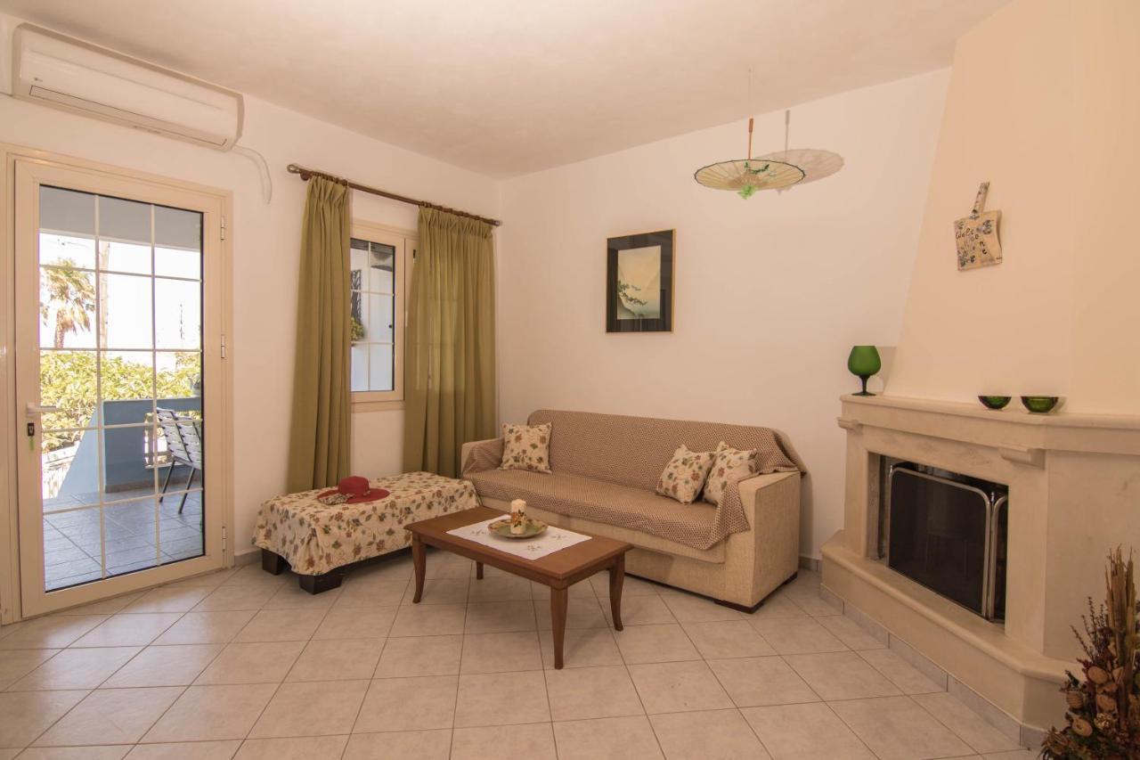 Fedra Apartments, View, Free Parking, 2Mins To Beach ปาเลกาสตรอน ภายนอก รูปภาพ