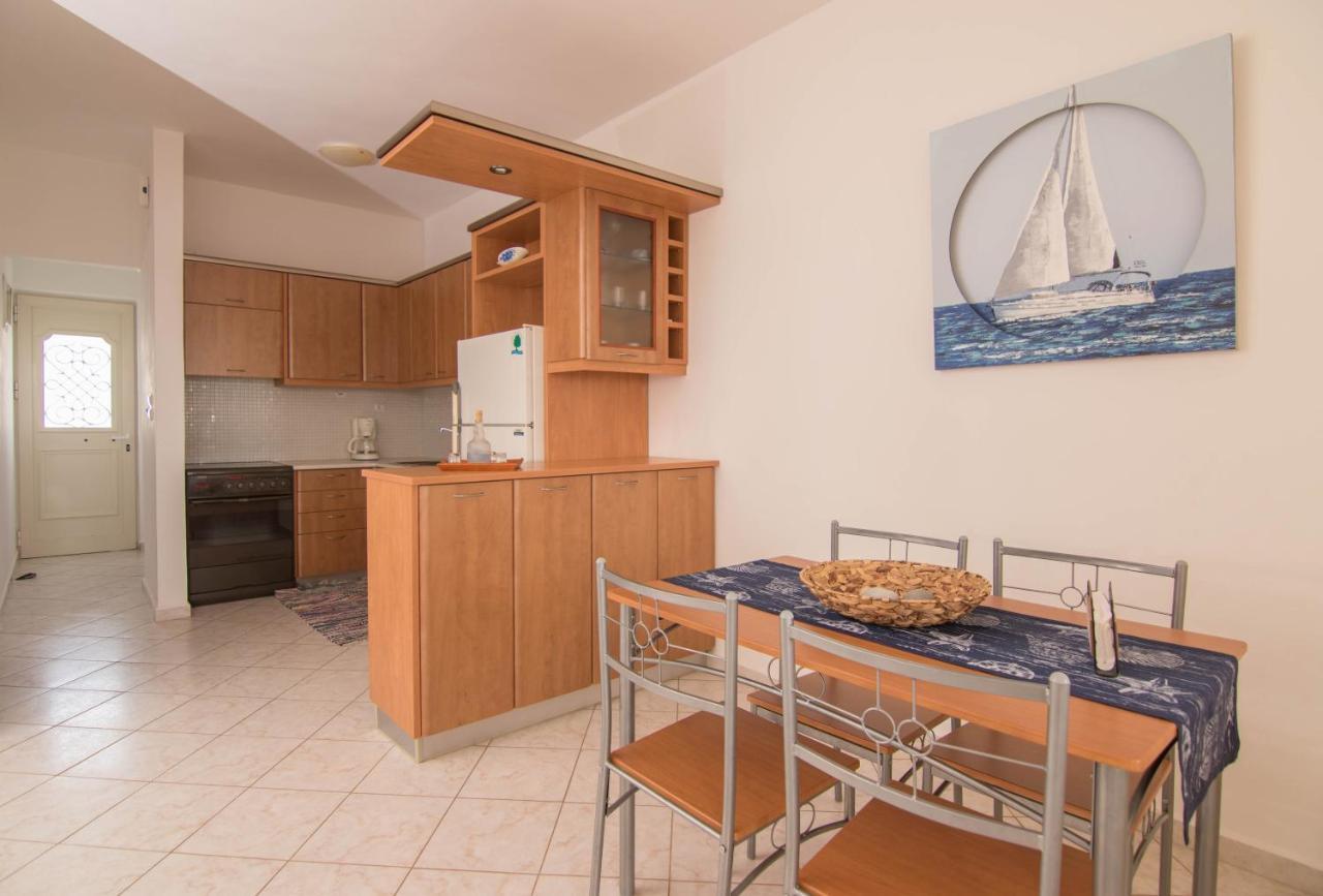 Fedra Apartments, View, Free Parking, 2Mins To Beach ปาเลกาสตรอน ภายนอก รูปภาพ