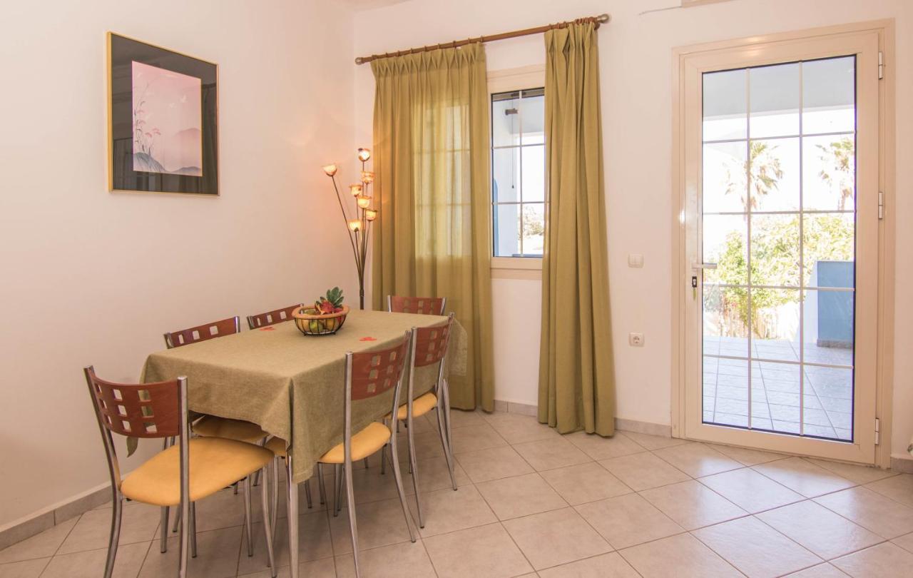 Fedra Apartments, View, Free Parking, 2Mins To Beach ปาเลกาสตรอน ภายนอก รูปภาพ