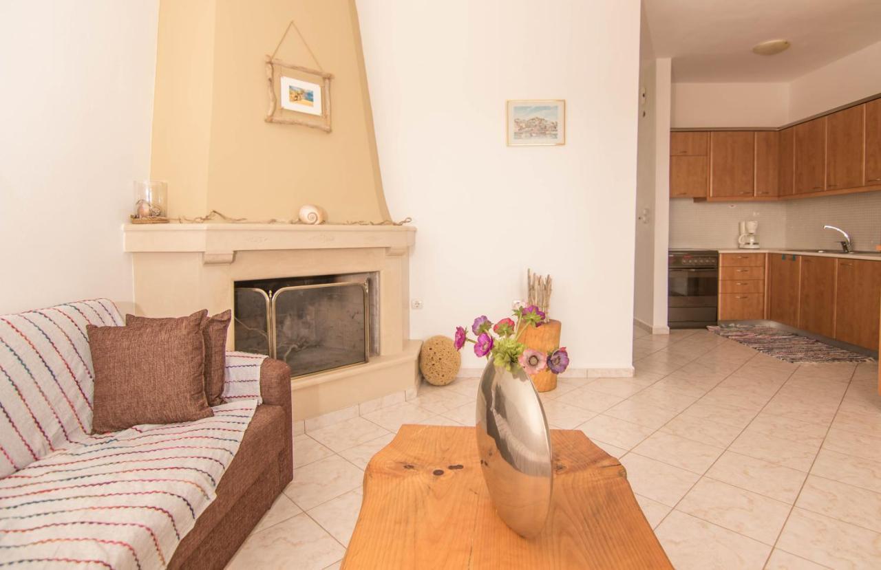 Fedra Apartments, View, Free Parking, 2Mins To Beach ปาเลกาสตรอน ภายนอก รูปภาพ